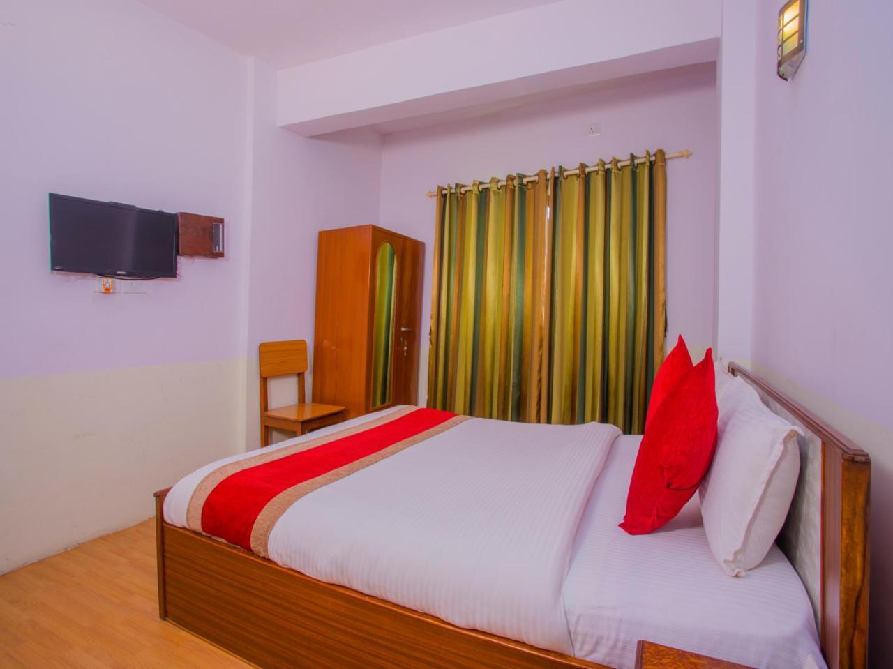 Oyo 255 White Zambala Hotel Kathmandu Buitenkant foto