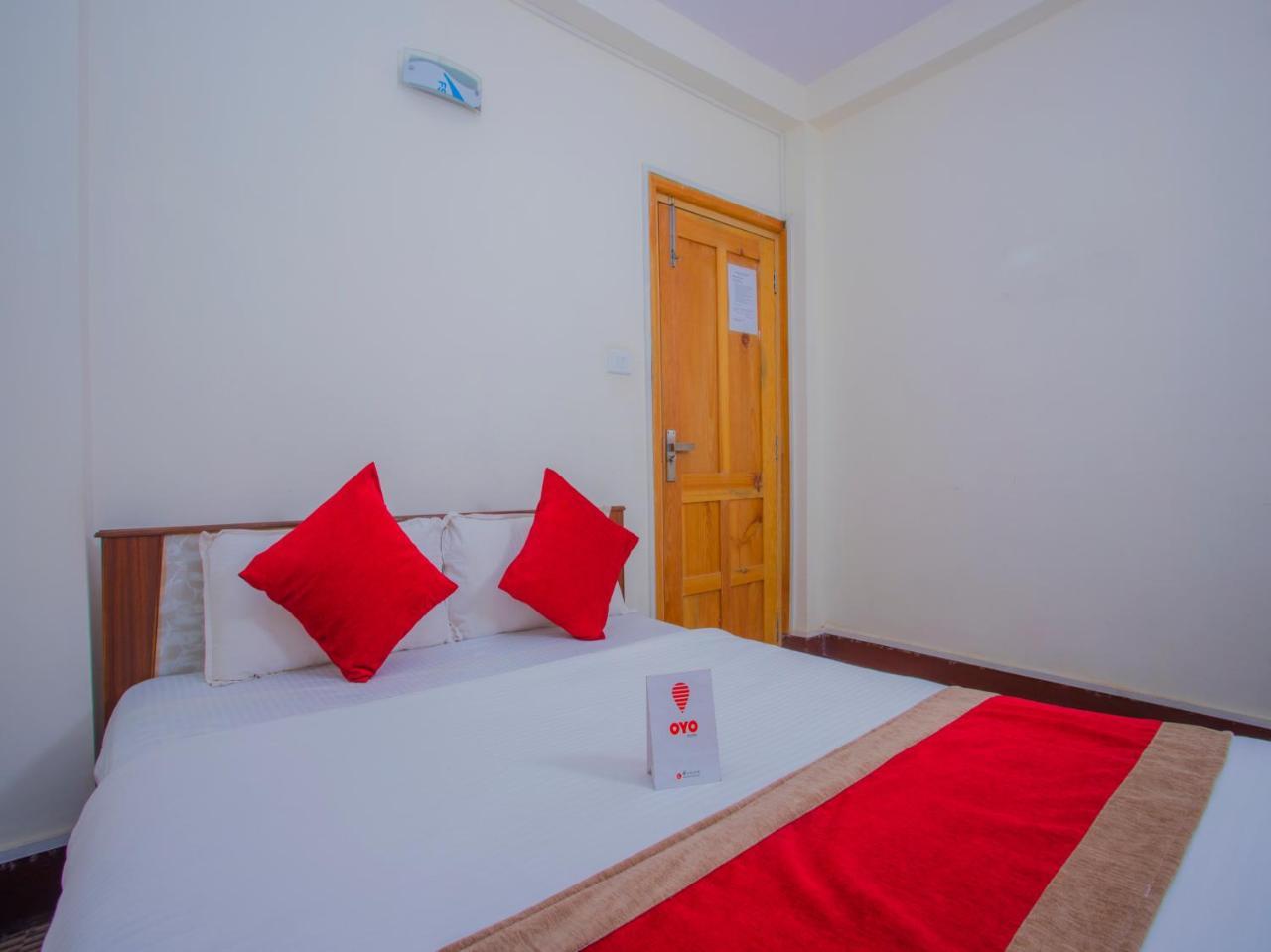 Oyo 255 White Zambala Hotel Kathmandu Buitenkant foto