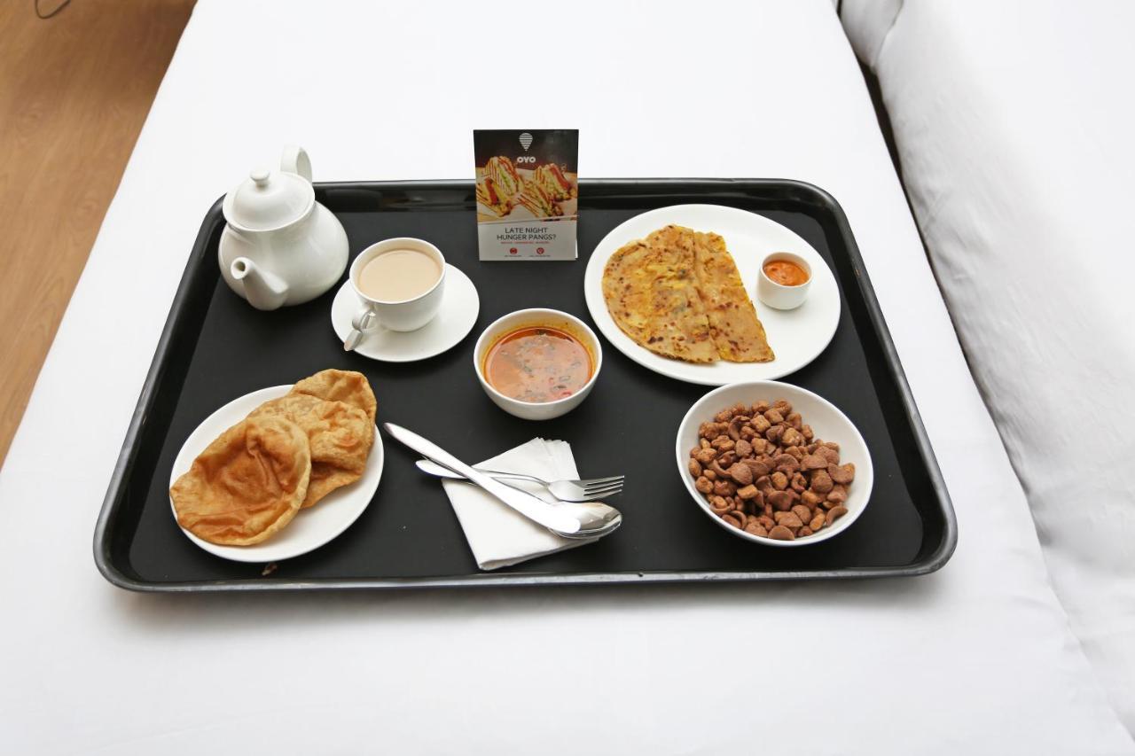 Oyo 255 White Zambala Hotel Kathmandu Buitenkant foto
