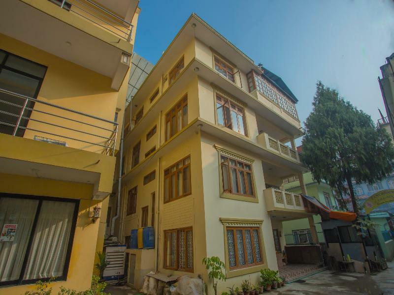 Oyo 255 White Zambala Hotel Kathmandu Buitenkant foto
