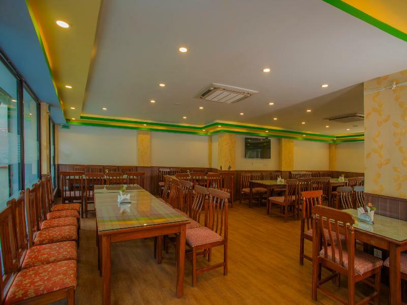 Oyo 255 White Zambala Hotel Kathmandu Buitenkant foto