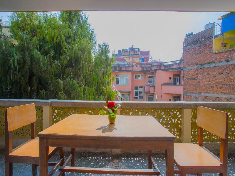 Oyo 255 White Zambala Hotel Kathmandu Buitenkant foto