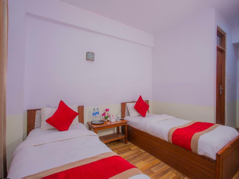 Oyo 255 White Zambala Hotel Kathmandu Buitenkant foto